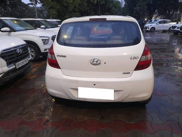 https://images10.gaadi.com/usedcar_image/4607745/original/processed_a1ef0fd099ea4c05298497ed0a33adc4.jpg?imwidth=6401
