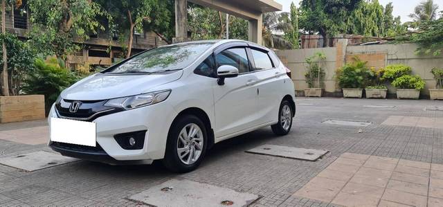 https://images10.gaadi.com/usedcar_image/4607746/original/processed_98739ed4ad97fe271be7b23a140acb05.jpg?imwidth=6402