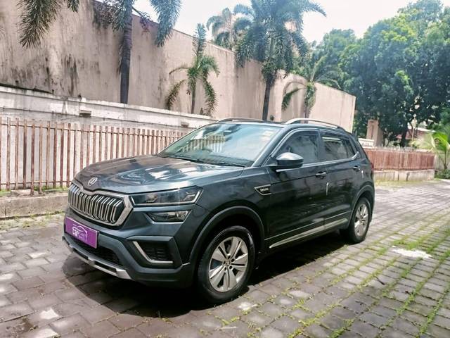 https://images10.gaadi.com/usedcar_image/4607751/original/processed_ac27e523b325f7cdfd1c22518f19aa2d.jpg?imwidth=6401