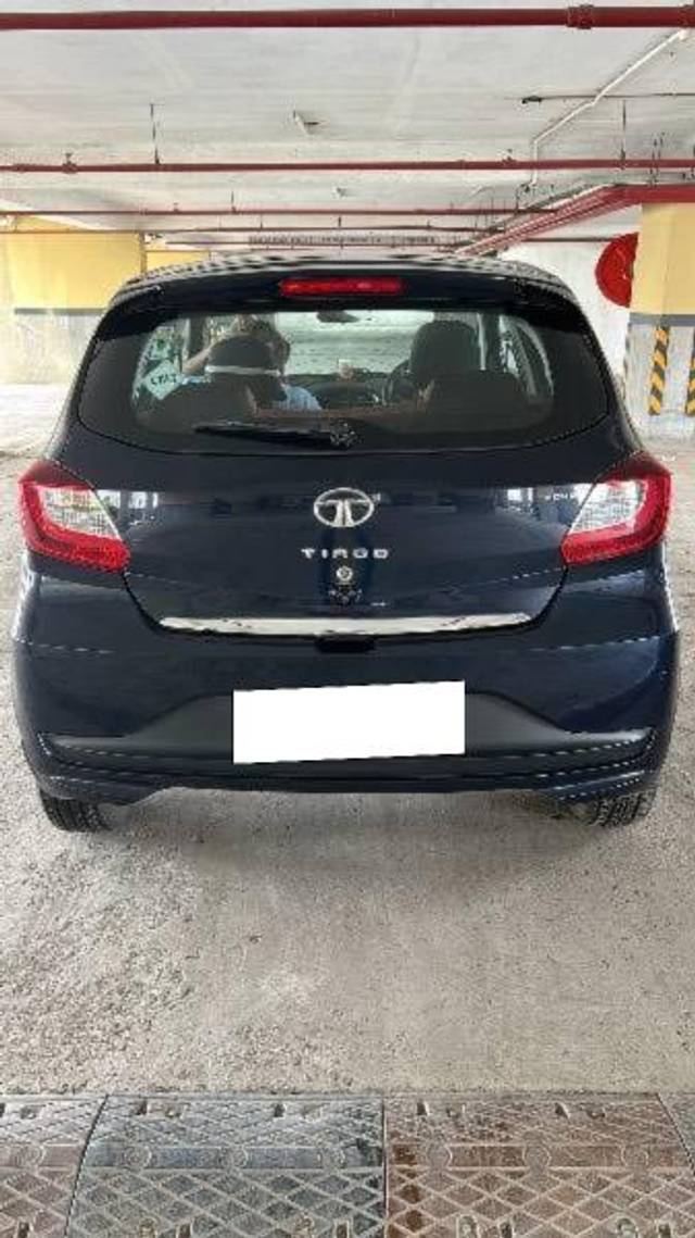 https://images10.gaadi.com/usedcar_image/4607755/original/processed_4c1854f2-6573-42a7-9d03-b3673d654471.jpeg?imwidth=6402