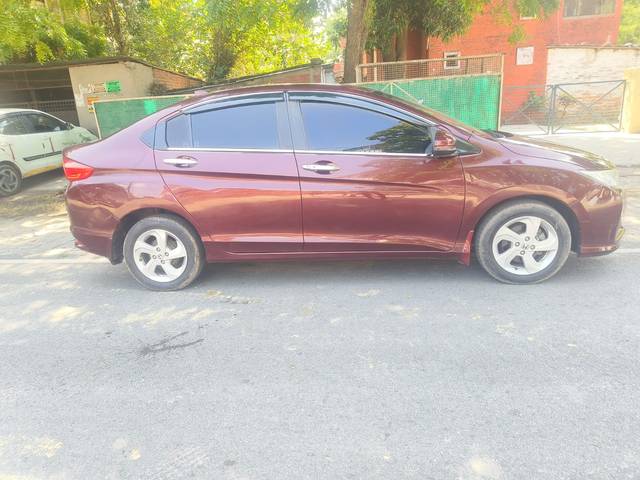 https://images10.gaadi.com/usedcar_image/4607758/original/6a544df2241be6e85149d1bb5e5c5431.jpg?imwidth=6401