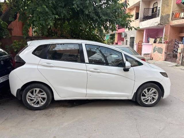 https://images10.gaadi.com/usedcar_image/4607759/original/processed_4841e5bd-722d-4a5f-b4cc-58f461af3823.jpg?imwidth=6401