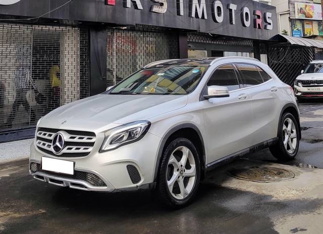 https://images10.gaadi.com/usedcar_image/4607769/original/processed_4cc5b28a2da9c0b38471054cb752cf81.jpeg?imwidth=6402