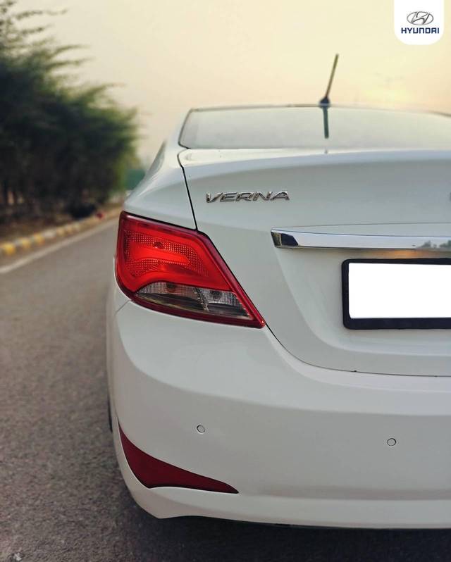 https://images10.gaadi.com/usedcar_image/4607772/original/processed_5551157f9be5a6f2a7d177c53d6e4866.jpeg?imwidth=6402