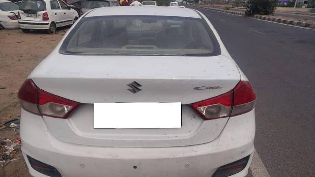 https://images10.gaadi.com/usedcar_image/4607775/original/processed_840d90703712091e41b4c3f9bea55e11.jpg?imwidth=6401