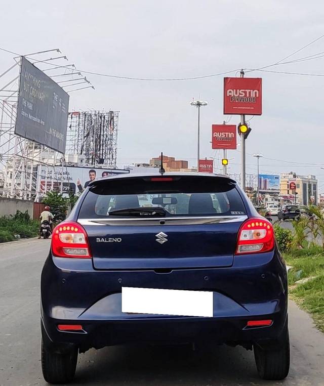 https://images10.gaadi.com/usedcar_image/4607781/original/processed_709afb8e6bef6aa1eefbbd76cce93612.jpg?imwidth=6401