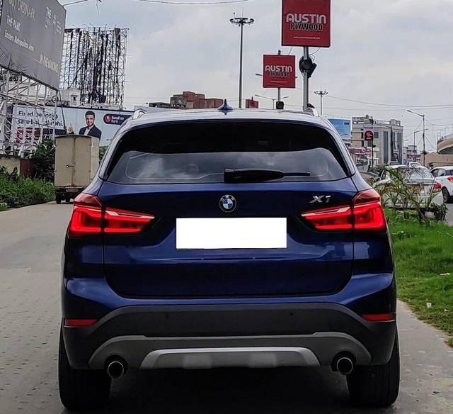 https://images10.gaadi.com/usedcar_image/4607802/original/processed_96e1d5a4ad4479478d328ba748d9b7fc.jpg?imwidth=6401