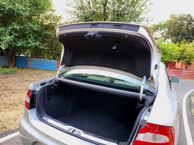 Second-hand 2012 Skoda Superb Elegance 1.8 TSI for sale in New Delhi-11