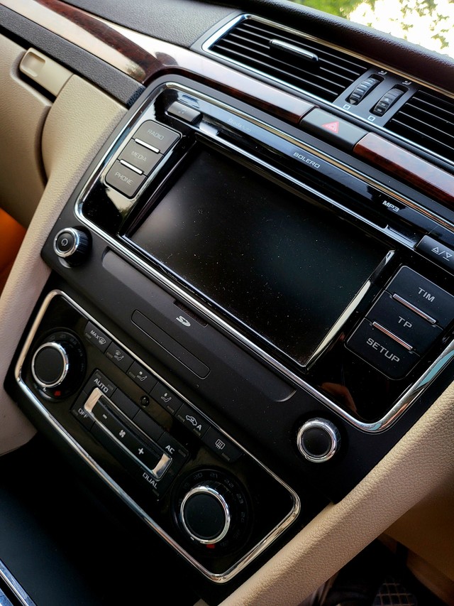 Second-hand 2012 Skoda Superb Elegance 1.8 TSI for sale in New Delhi-21