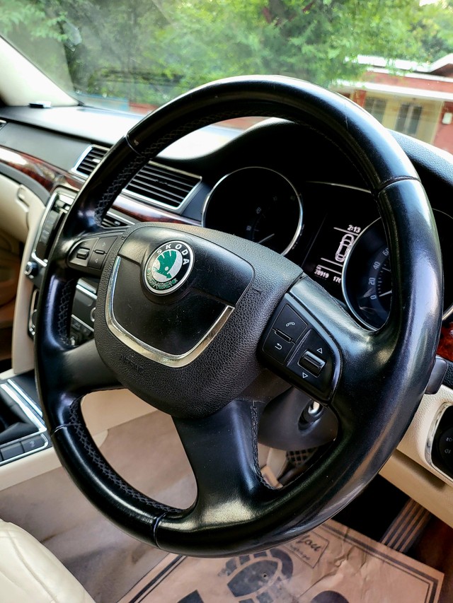 Second-hand 2012 Skoda Superb Elegance 1.8 TSI for sale in New Delhi-17