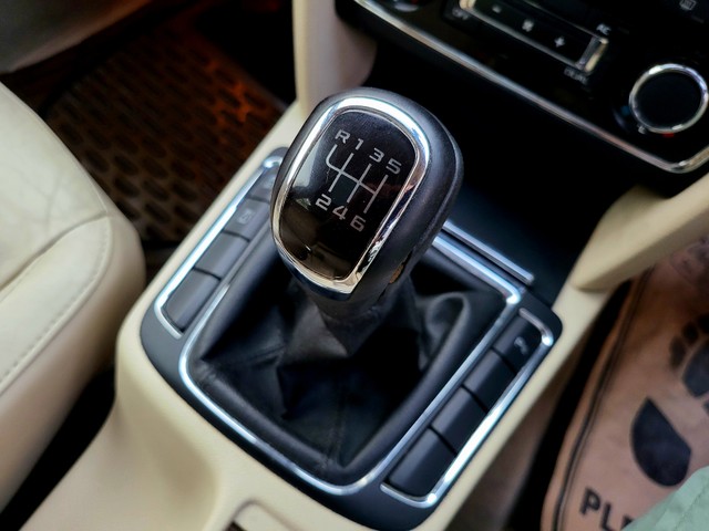 Second-hand 2012 Skoda Superb Elegance 1.8 TSI for sale in New Delhi-10