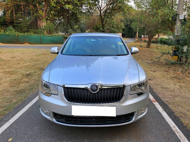 Second-hand 2012 Skoda Superb Elegance 1.8 TSI for sale in New Delhi-4