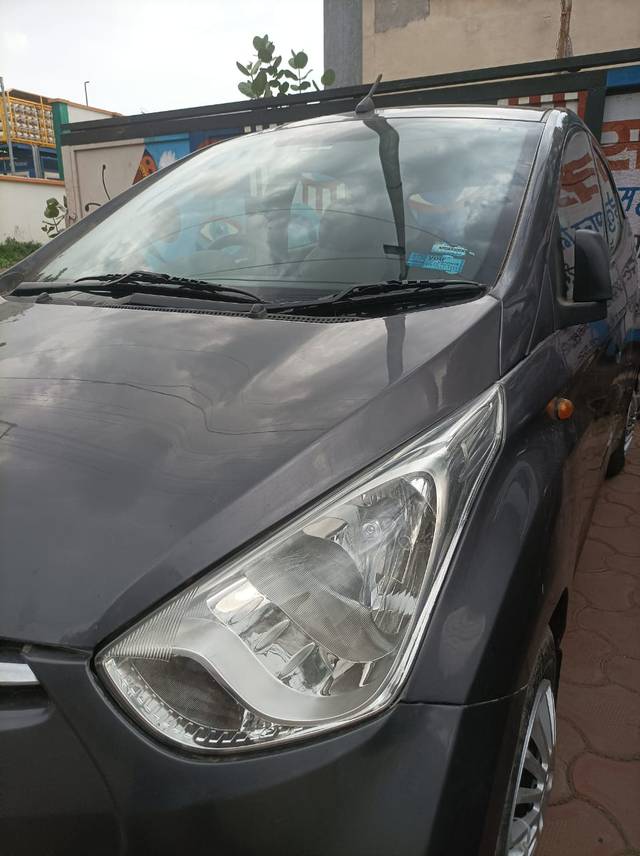 https://images10.gaadi.com/usedcar_image/4607898/original/f606a4085d96bfba41dd26aea89b1417.jpg?imwidth=6402