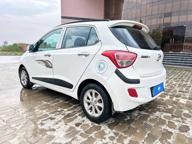 https://images10.gaadi.com/usedcar_image/4607905/original/processed_b9018f5feb987995ece8fa4ac5bf173f.jpg?imwidth=6402