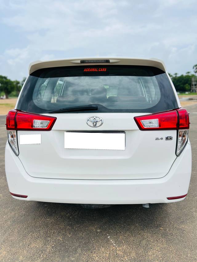 https://images10.gaadi.com/usedcar_image/4607915/original/processed_6634b62213927d09d4e621a25949b1b6.jpeg?imwidth=6401