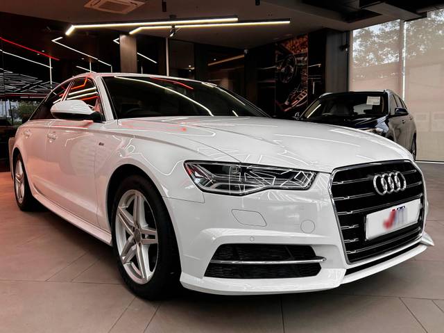 https://images10.gaadi.com/usedcar_image/4607929/original/processed_903803c0c4e7e9f9588a1cd595609ba1.JPG?imwidth=6400