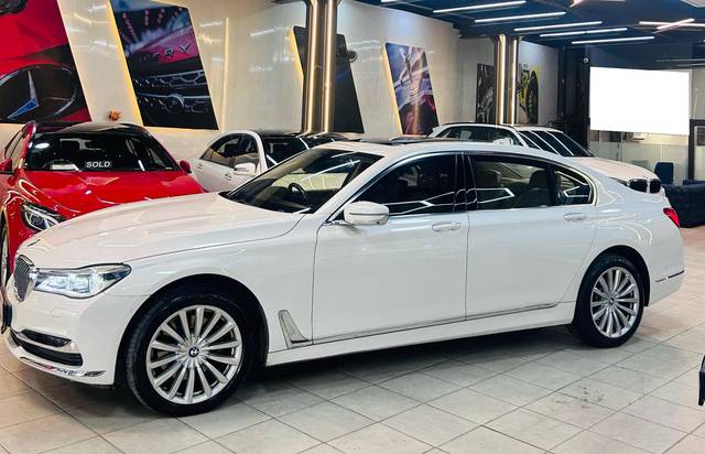 https://images10.gaadi.com/usedcar_image/4607937/original/processed_857161dae34c2b601d1affe19df4c139.jpg?imwidth=6400