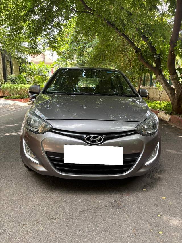 https://images10.gaadi.com/usedcar_image/4607963/original/processed_15fd90ec04b341a06b88380f5f3b36e8.jpg?imwidth=6400
