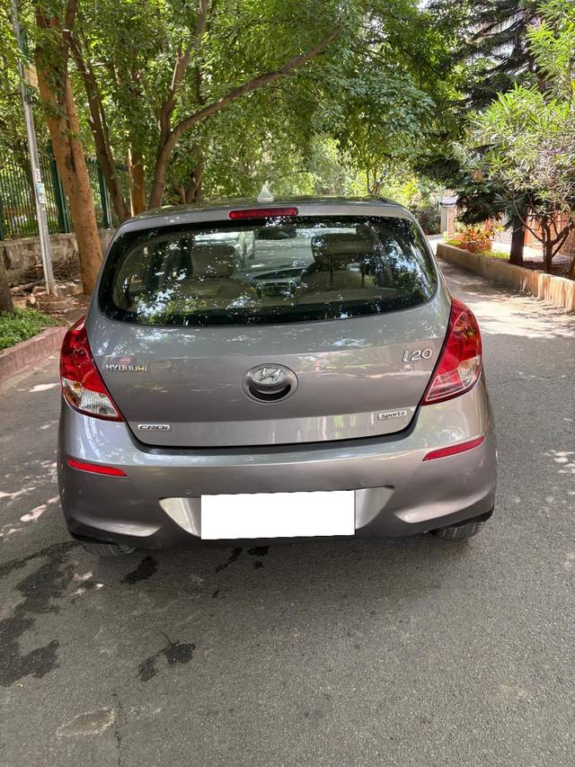 https://images10.gaadi.com/usedcar_image/4607963/original/processed_cb75f8968406c05ebe03b0f3654f60ec.jpg?imwidth=6402