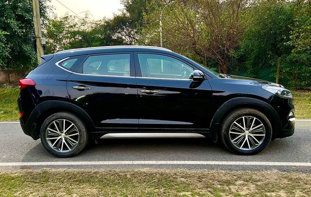 https://images10.gaadi.com/usedcar_image/4607964/original/e3c29dbf28ccd95d4e5fc4de5ec3d273.jpg?imwidth=6401