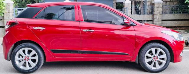 https://images10.gaadi.com/usedcar_image/4607967/original/4a57b481563d05d5ae646f17af795c8d.jpg?imwidth=6401