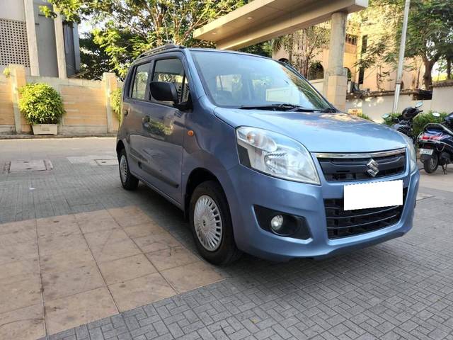 https://images10.gaadi.com/usedcar_image/4607972/original/processed_b47d61750c43a96ccef3849dcba1e43e.jpg?imwidth=6400