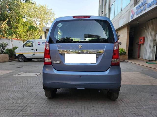 https://images10.gaadi.com/usedcar_image/4607972/original/processed_f71b1a1e509a1d42678e03c45be8d532.jpg?imwidth=6401
