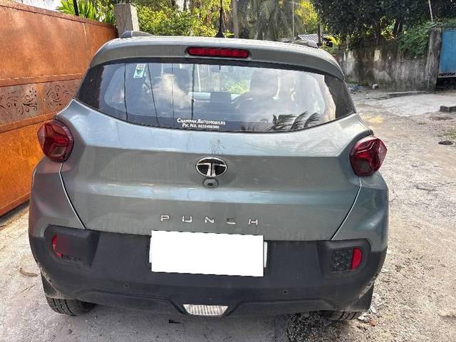 https://images10.gaadi.com/usedcar_image/4607984/original/processed_b727f4f2-3a7c-42ed-8a4e-8b47cf0b19dc.jpg?imwidth=6402