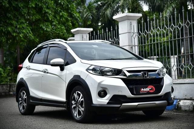 https://images10.gaadi.com/usedcar_image/4607988/original/processed_73897f840c27848e8ba2472132942c0d.jpg?imwidth=6400