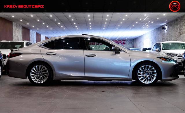 https://images10.gaadi.com/usedcar_image/4607995/original/processed_4d8b5dad8db45bc471ed661d1351e91d.jpg?imwidth=6401