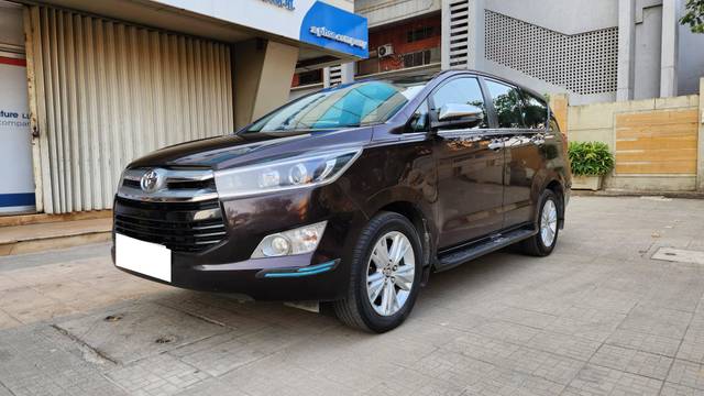 https://images10.gaadi.com/usedcar_image/4607997/original/processed_19e93ab427dd2fa009bd94e270431f9d.jpg?imwidth=6402