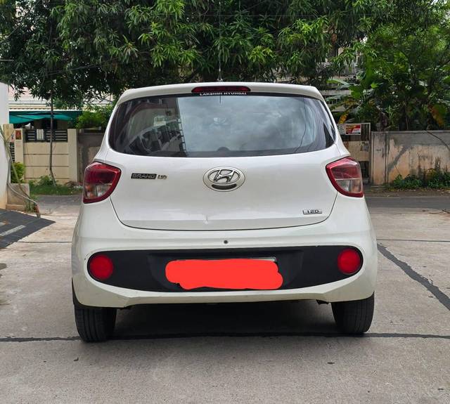https://images10.gaadi.com/usedcar_image/4608069/original/processed_6f45793eb8cad55807a4ccaef0bdecc6.jpg?imwidth=6402