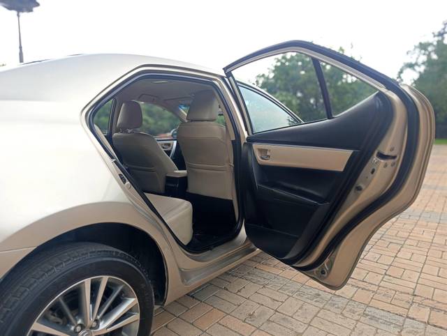 https://images10.gaadi.com/usedcar_image/4608080/original/processed_05db81aa28e7e7076a7472579c1ed861.jpg?imwidth=6400