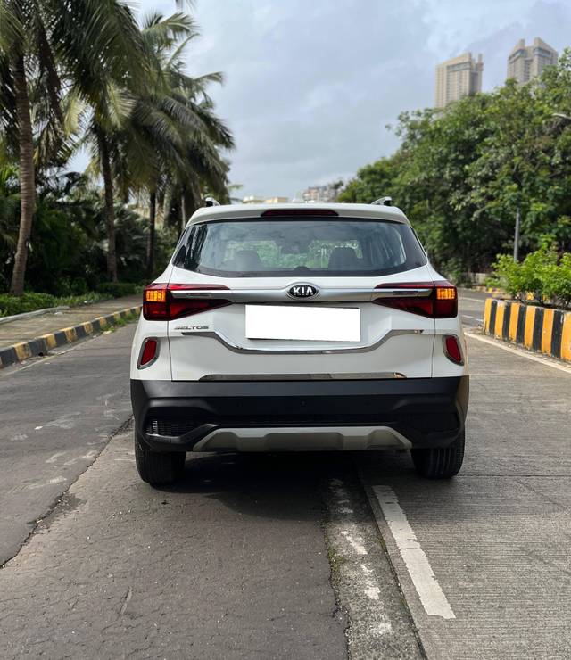 https://images10.gaadi.com/usedcar_image/4608096/original/processed_4d7ca2d3f6edcb0550f6996893d22e87.jpeg?imwidth=6401