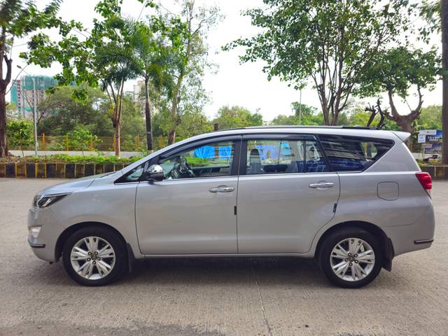 https://images10.gaadi.com/usedcar_image/4608098/original/processed_7b473ea8c82bd35a7cd3357ac7af7d36.jpg?imwidth=6402