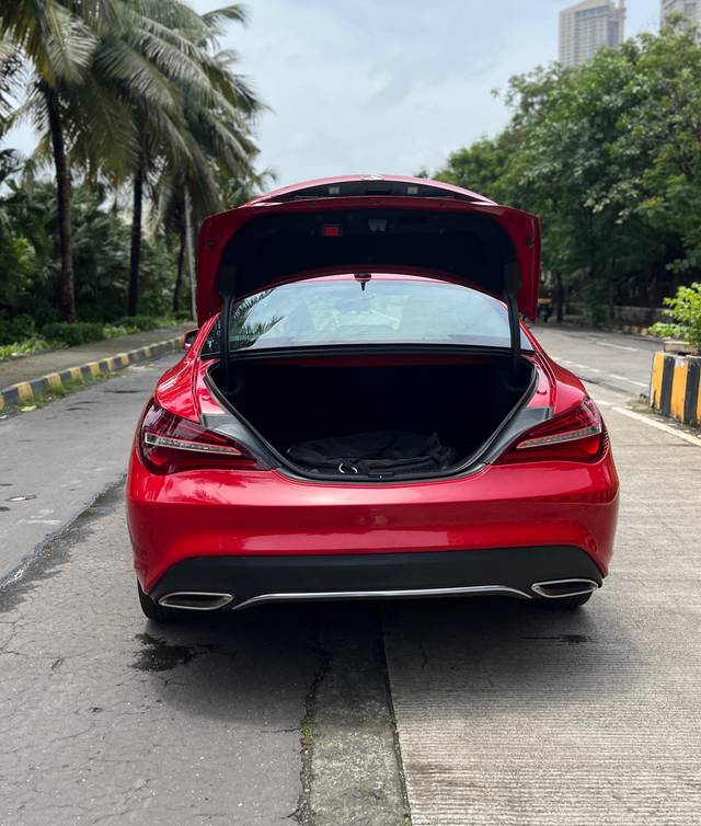 https://images10.gaadi.com/usedcar_image/4608099/original/17d31d5b2380d8879e12a59552157170.jpeg?imwidth=6401