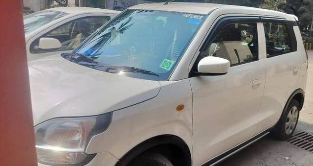 https://images10.gaadi.com/usedcar_image/4608101/original/processed_96d2d51a8dc01b88dbb89f76ab8654db.jpeg?imwidth=6400
