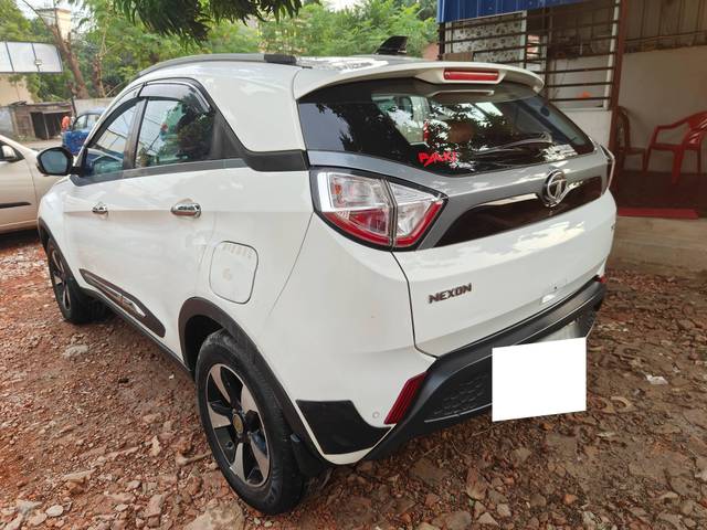 https://images10.gaadi.com/usedcar_image/4608104/original/processed_88f3b25ef12953f5b594185c2bb43363.jpg?imwidth=6402