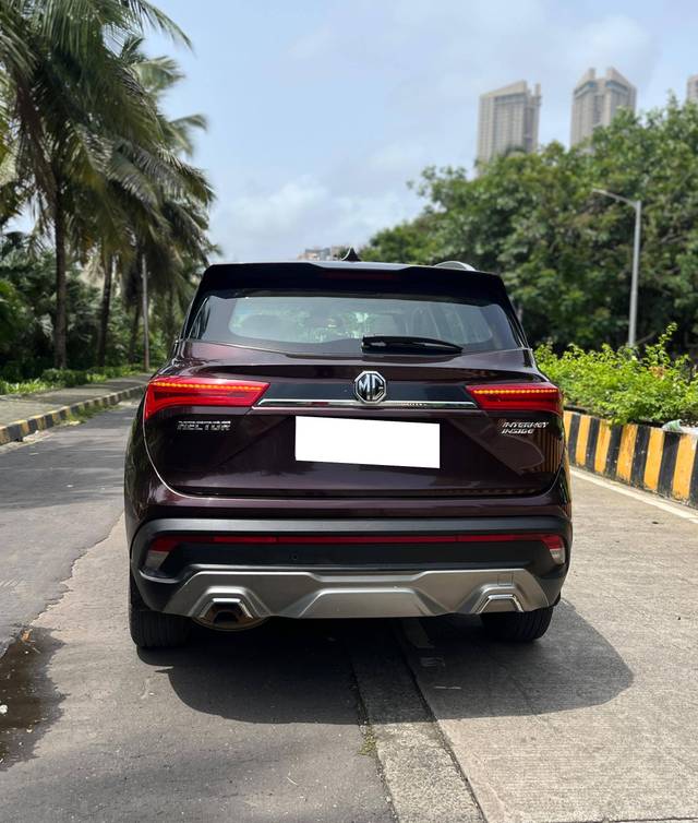 https://images10.gaadi.com/usedcar_image/4608107/original/processed_e437b263d629faa9d725b55f03d54a92.jpeg?imwidth=6402