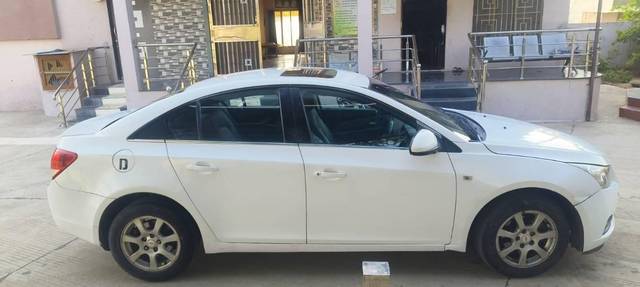 https://images10.gaadi.com/usedcar_image/4608111/original/processed_301711e5-2845-466e-bcd7-e8da18e8dfe8.jpg?imwidth=6401