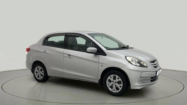https://images10.gaadi.com/usedcar_image/4608119/original/89b2fe23d98cddcd62a4573e93972470.jpg?imwidth=6400