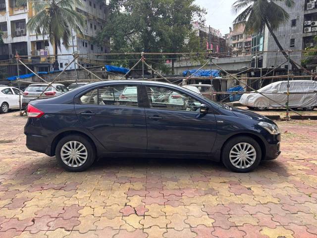 https://images10.gaadi.com/usedcar_image/4608129/original/processed_de81eb22dfa9dde2270b84d101f86d95.jpeg?imwidth=6401