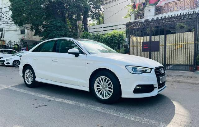 https://images10.gaadi.com/usedcar_image/4608206/original/processed_30c8e00ed2688b0bc5e4eee15c182b45.jpg?imwidth=6400