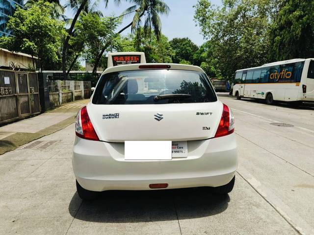 https://images10.gaadi.com/usedcar_image/4608216/original/processed_d4c449edc5fdea3e0e1625daaace240f.jpeg?imwidth=6402