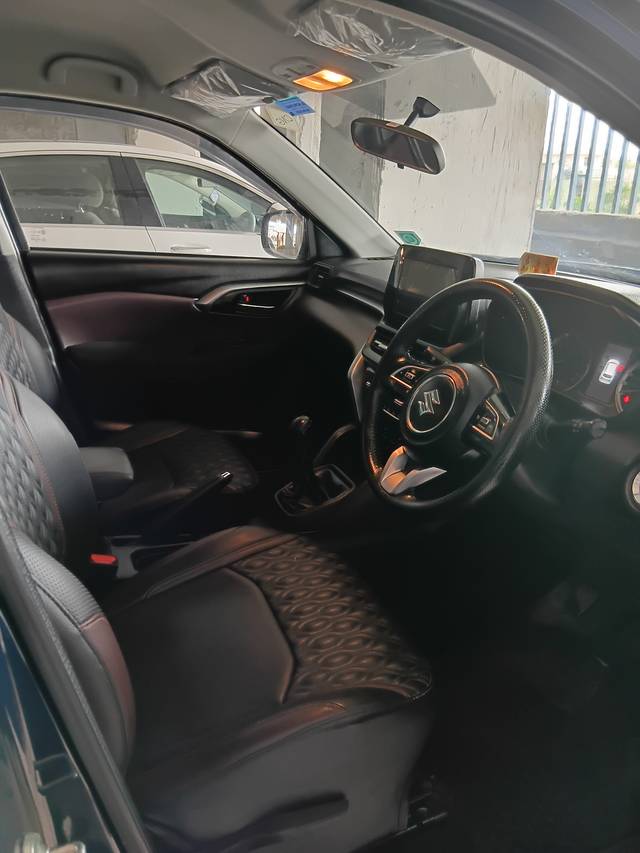 https://images10.gaadi.com/usedcar_image/4608228/original/cfb9df406e23baa698122534eaa1cc20.jpg?imwidth=6402