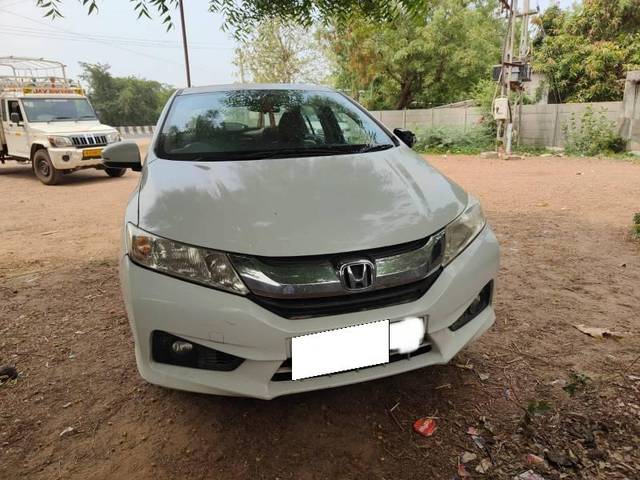 https://images10.gaadi.com/usedcar_image/4608258/original/processed_21515573-febd-4f9c-8211-f0e7c43004c3.jpg?imwidth=6400