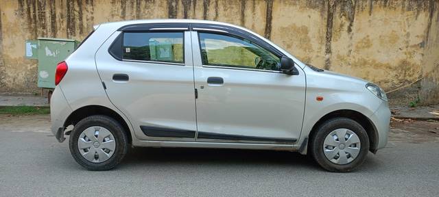 https://images10.gaadi.com/usedcar_image/4608275/original/d1c9a0990c2e38f566009211e8c5fec0.jpg?imwidth=6401