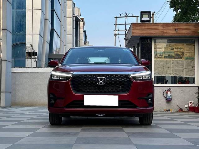 https://images10.gaadi.com/usedcar_image/4608285/original/processed_61323b47581c141f99e8c089612ccbc2.jpg?imwidth=6400