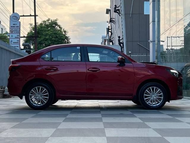 https://images10.gaadi.com/usedcar_image/4608285/original/processed_89f237f90bc9715d253bd448b8b988e2.jpg?imwidth=6401