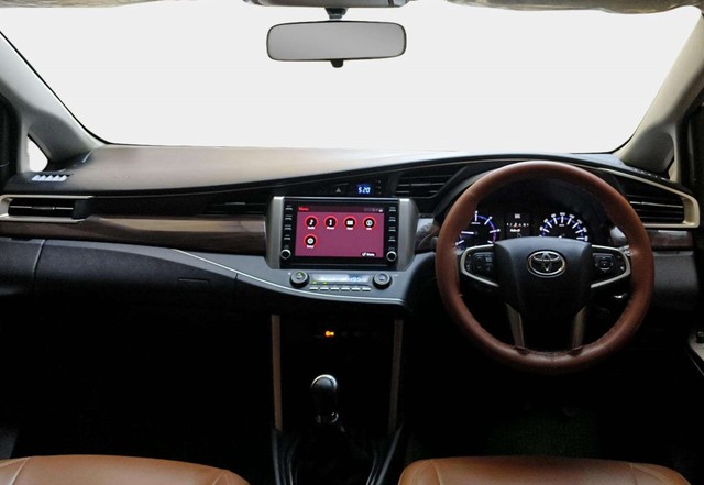 Second-hand 2021 Toyota Innova Crysta 2.4 VX 8 STR for sale in Lucknow-10